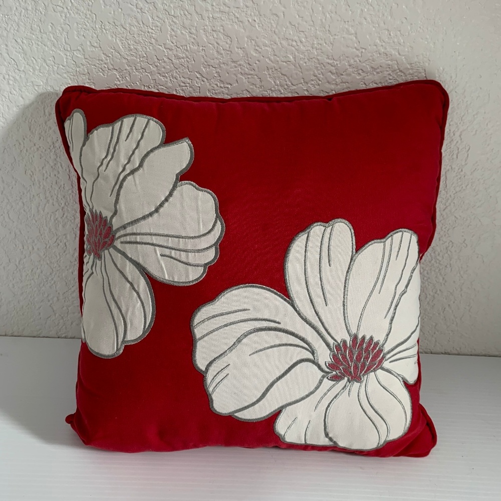 Home Expressions Pillow Pinkish Red White Flowers Floral Applique 13.5" Square